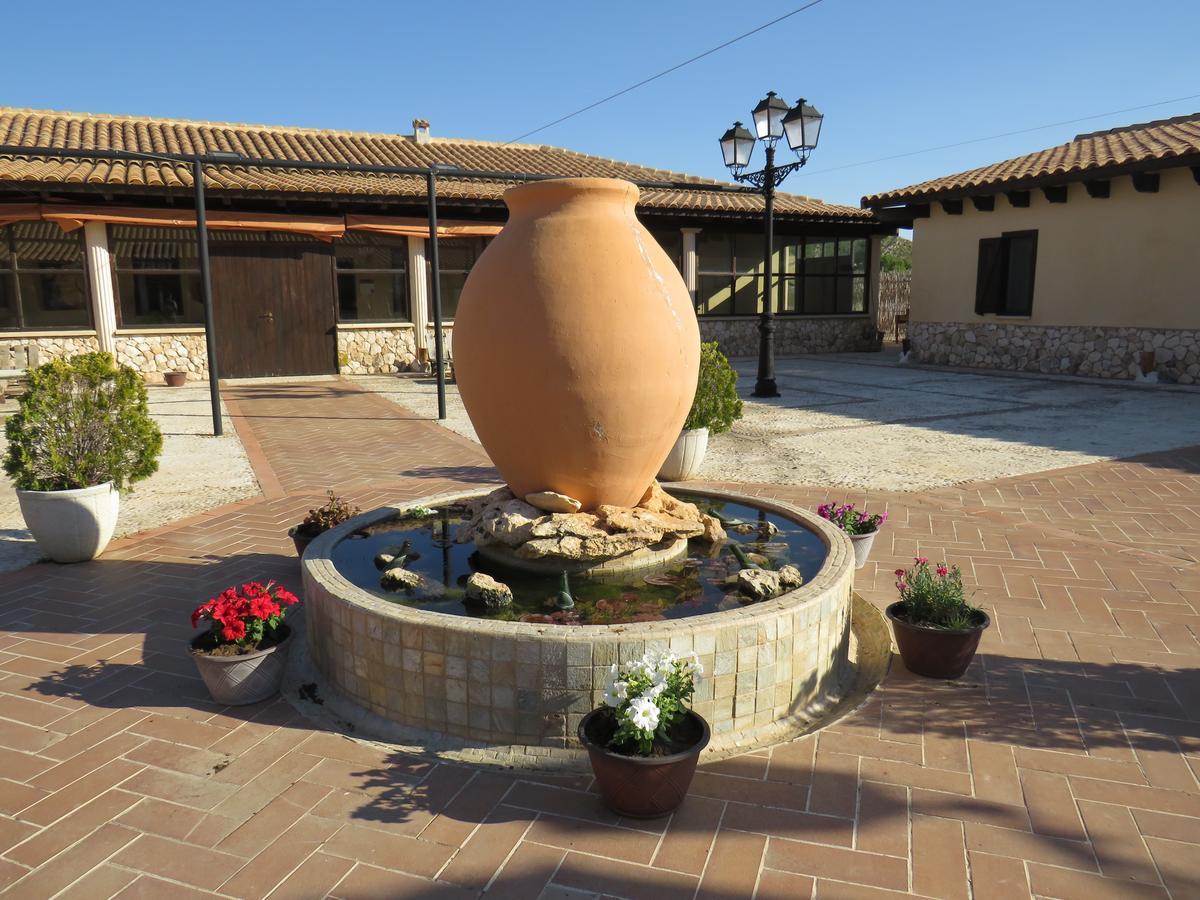 Hotel Enoturismo Mainetes Fuente-Alamo  ภายนอก รูปภาพ
